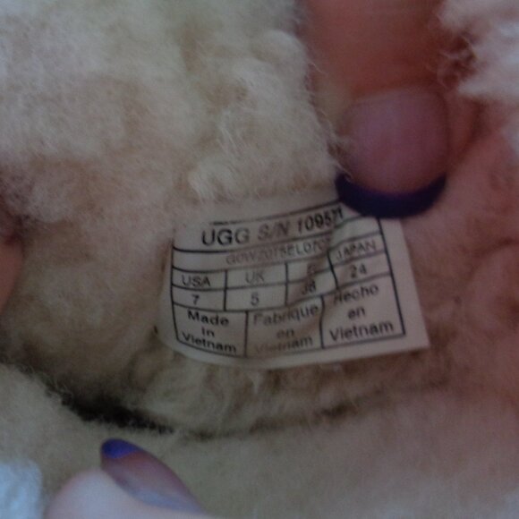 UGG MINI SPILL SEAM BOW BOOTS IN CHESTNUT SIZE 7 - Picture 7 of 8